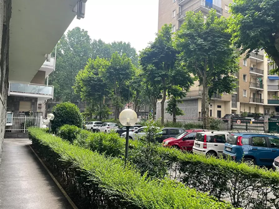 Immagine 2 di Ufficio in vendita  a Torino