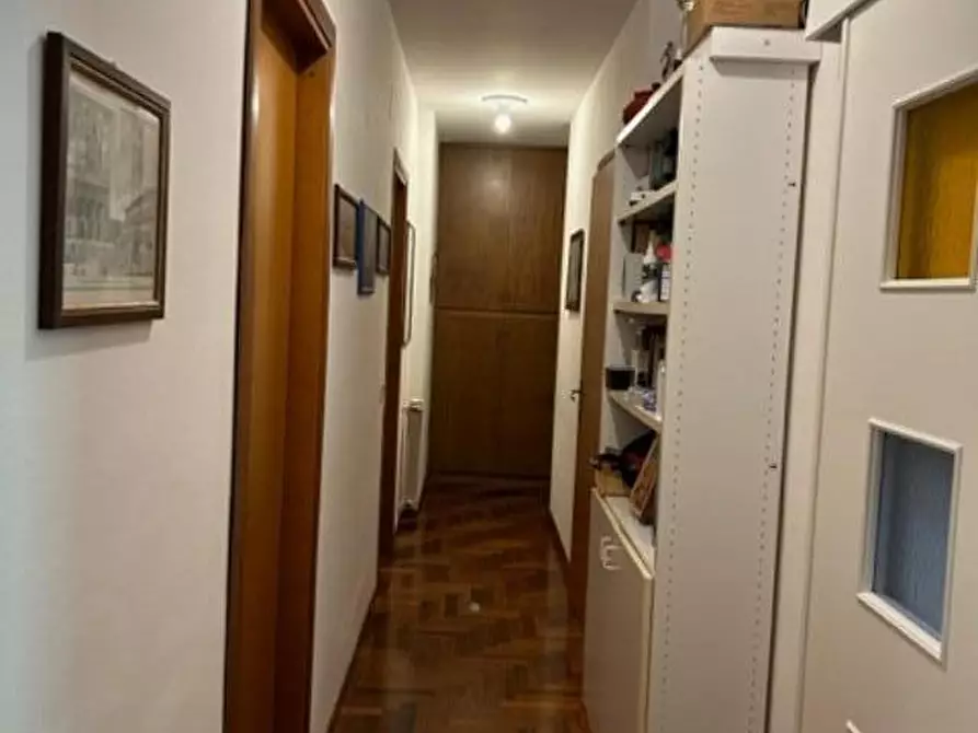 Immagine 4 di Appartamento in vendita  a Siena