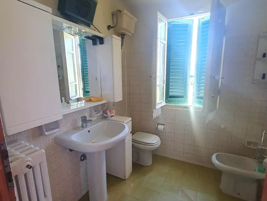 Immagine 22 di Villa in vendita  a Lucca