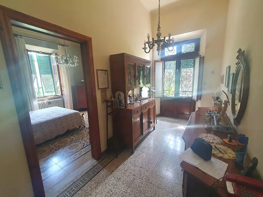 Immagine 14 di Villa in vendita  a Lucca