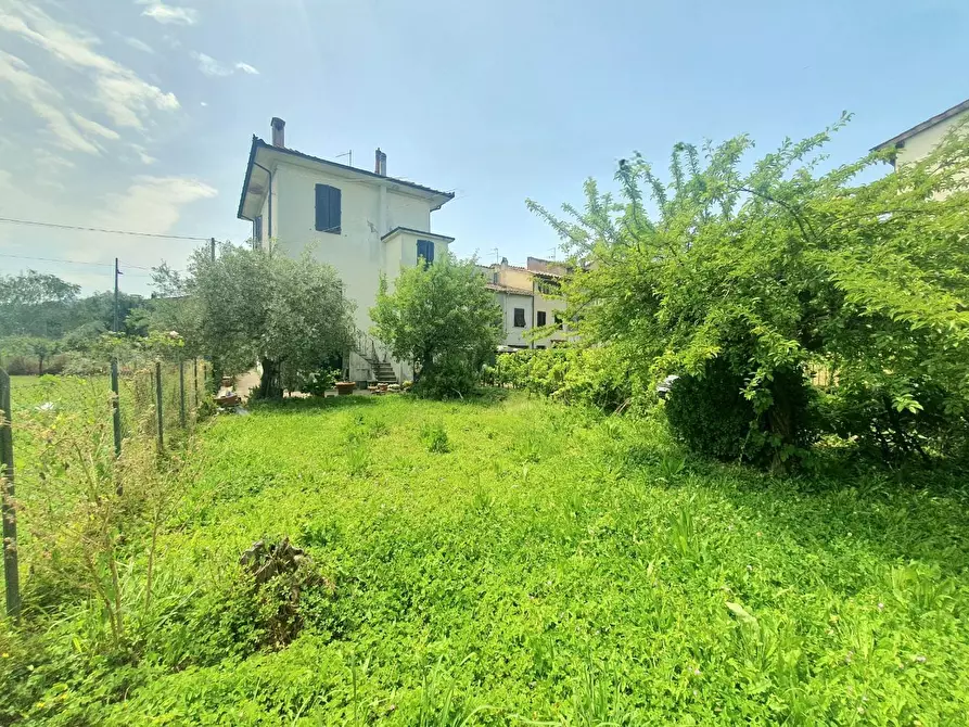 Immagine 45 di Villa in vendita  a Lucca