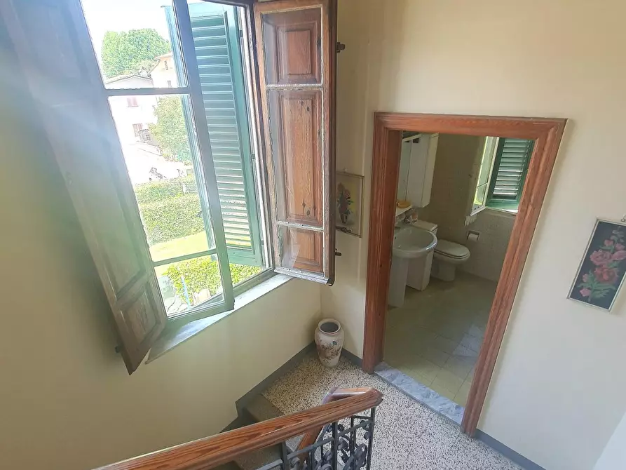 Immagine 23 di Villa in vendita  a Lucca