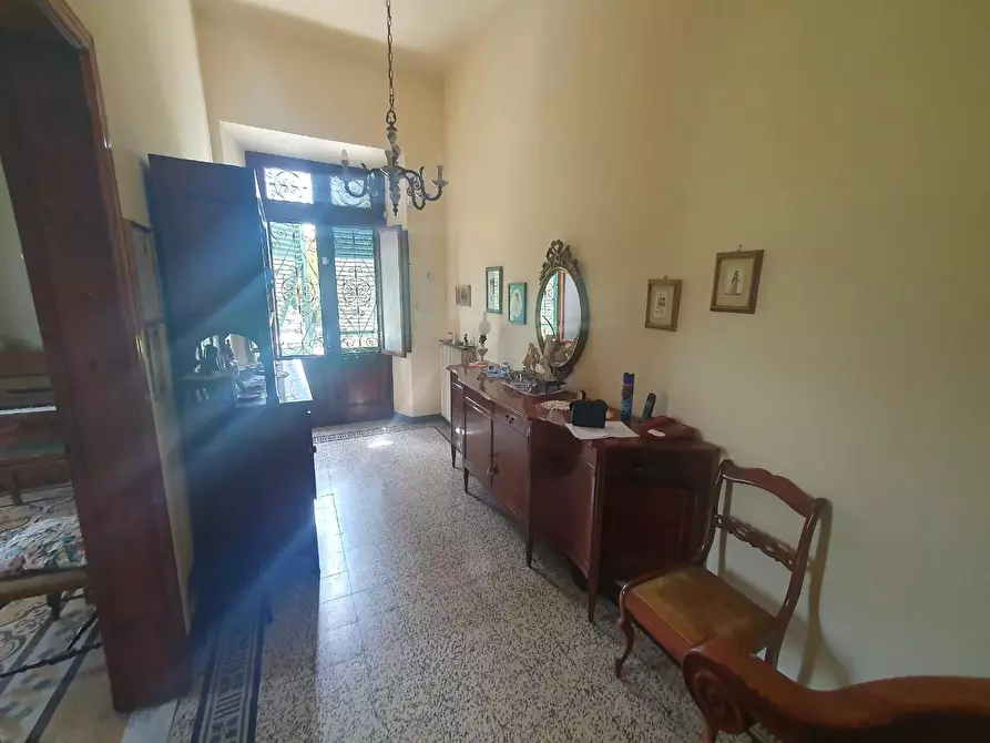 Immagine 5 di Villa in vendita  a Lucca