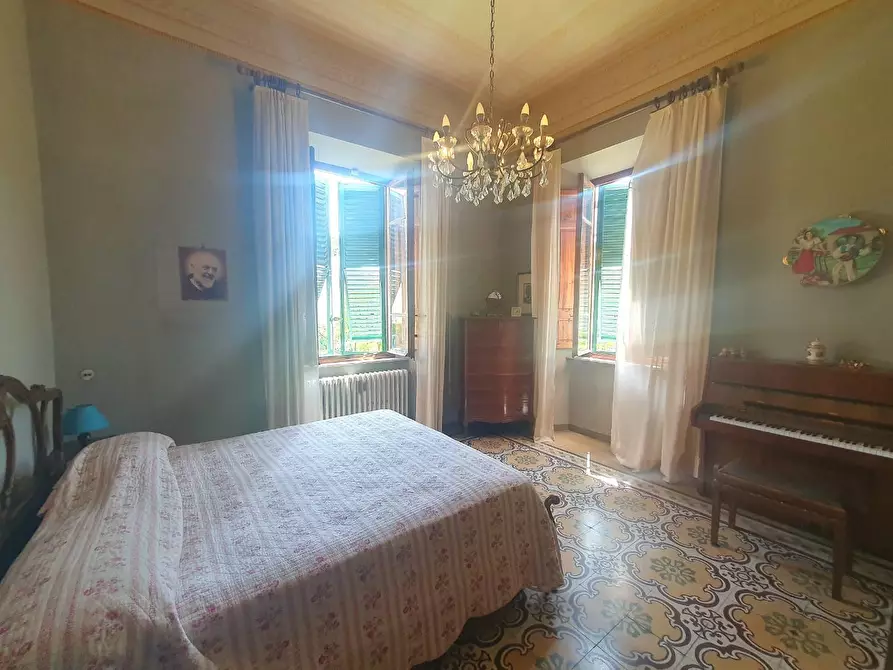 Immagine 15 di Villa in vendita  a Lucca