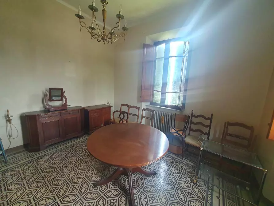 Immagine 38 di Villa in vendita  a Lucca