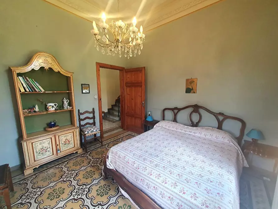 Immagine 18 di Villa in vendita  a Lucca
