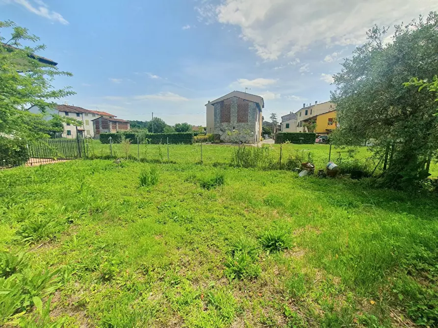 Immagine 47 di Villa in vendita  a Lucca