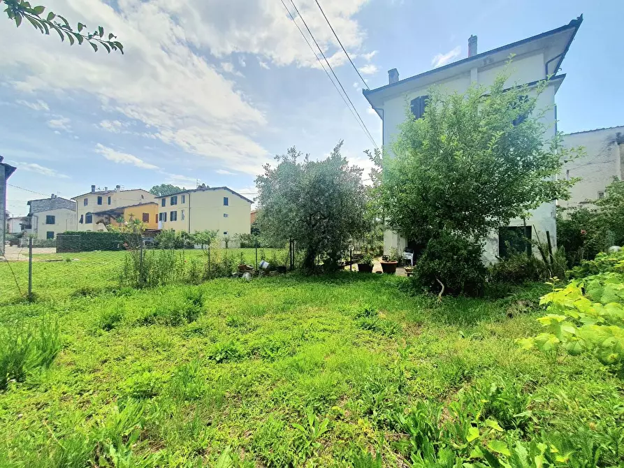 Immagine 46 di Villa in vendita  a Lucca