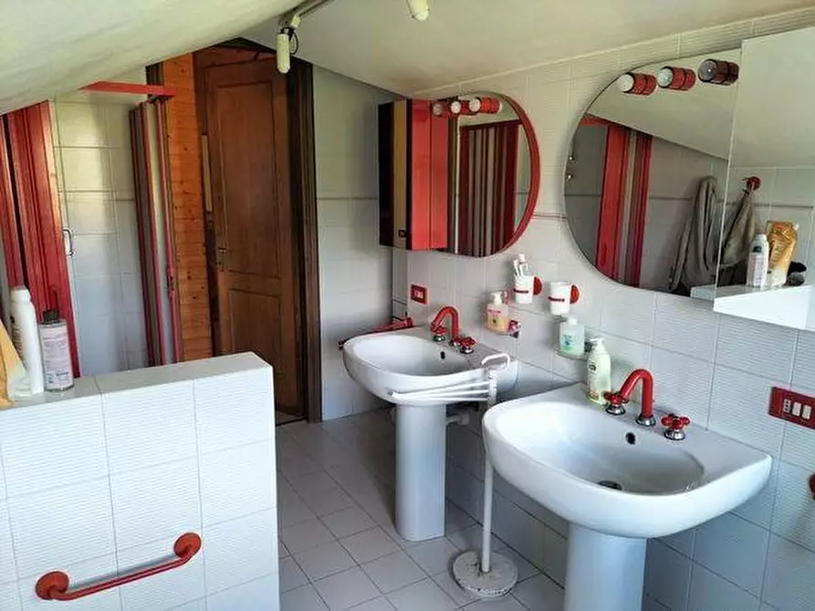 Immagine 5 di Villetta a schiera in vendita  a Licciana Nardi