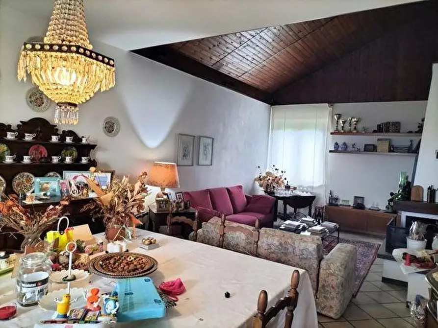 Immagine 19 di Villetta a schiera in vendita  a Licciana Nardi