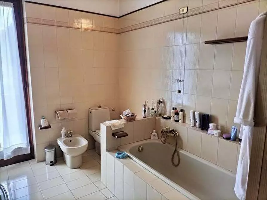 Immagine 27 di Villetta a schiera in vendita  a Licciana Nardi