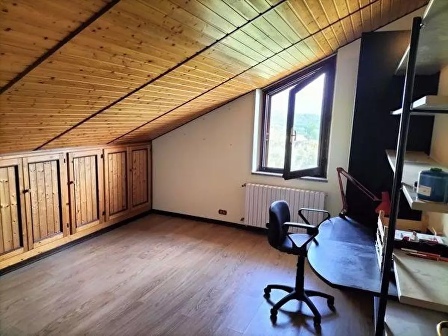 Immagine 10 di Villetta a schiera in vendita  a Licciana Nardi