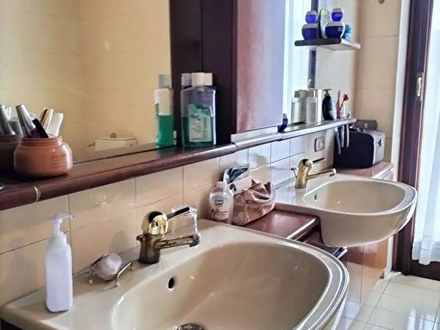 Immagine 12 di Villetta a schiera in vendita  a Licciana Nardi