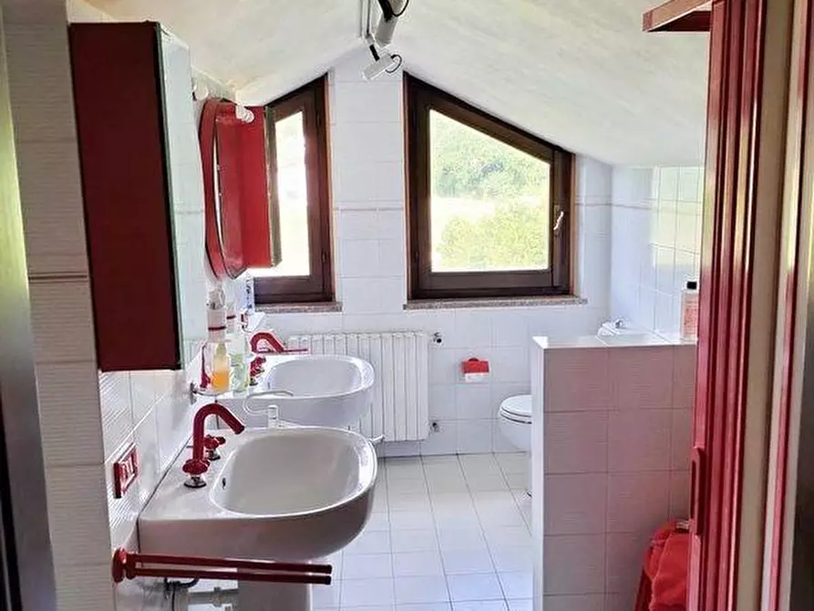 Immagine 6 di Villetta a schiera in vendita  a Licciana Nardi