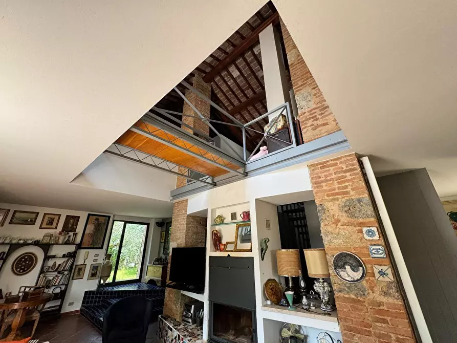 Immagine 22 di Rustico / casale in vendita  a Siena