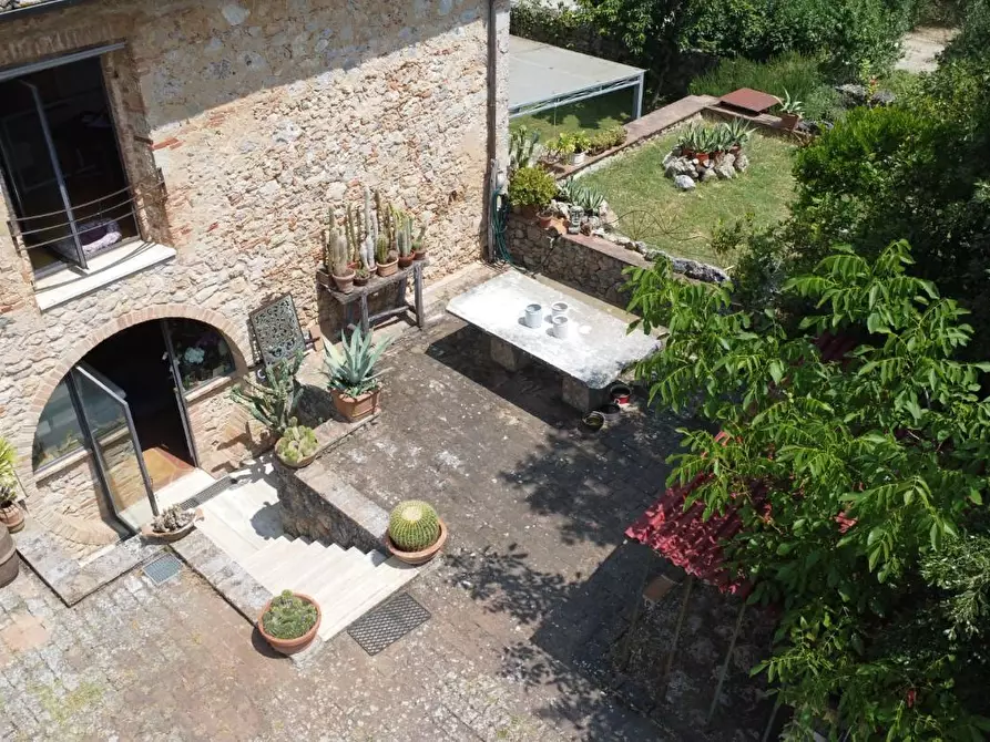 Immagine 3 di Rustico / casale in vendita  a Siena