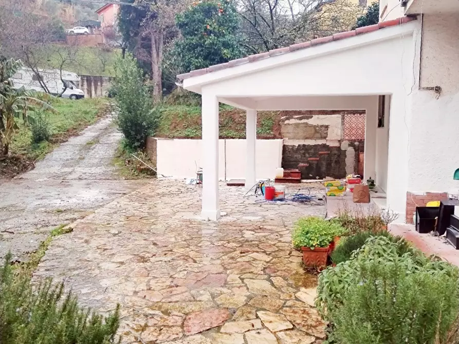 Immagine 3 di Casa indipendente in vendita  a Follo