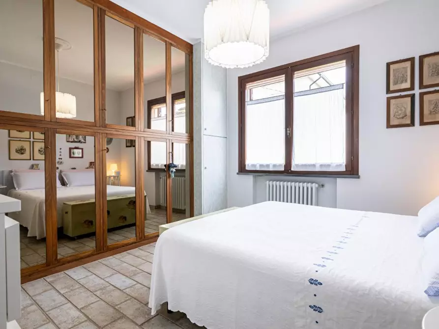 Immagine 37 di Casa bifamiliare in vendita  a Pontedera