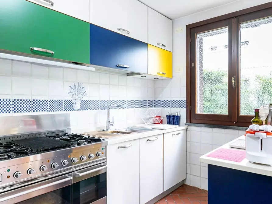 Immagine 17 di Casa bifamiliare in vendita  a Pontedera