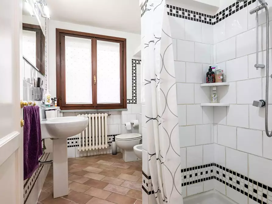 Immagine 13 di Casa bifamiliare in vendita  a Pontedera