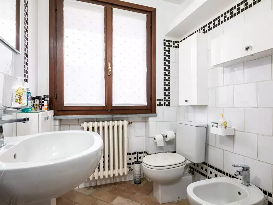 Immagine 14 di Casa bifamiliare in vendita  a Pontedera