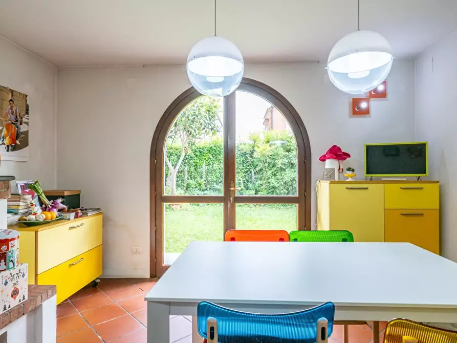 Immagine 19 di Casa bifamiliare in vendita  a Pontedera