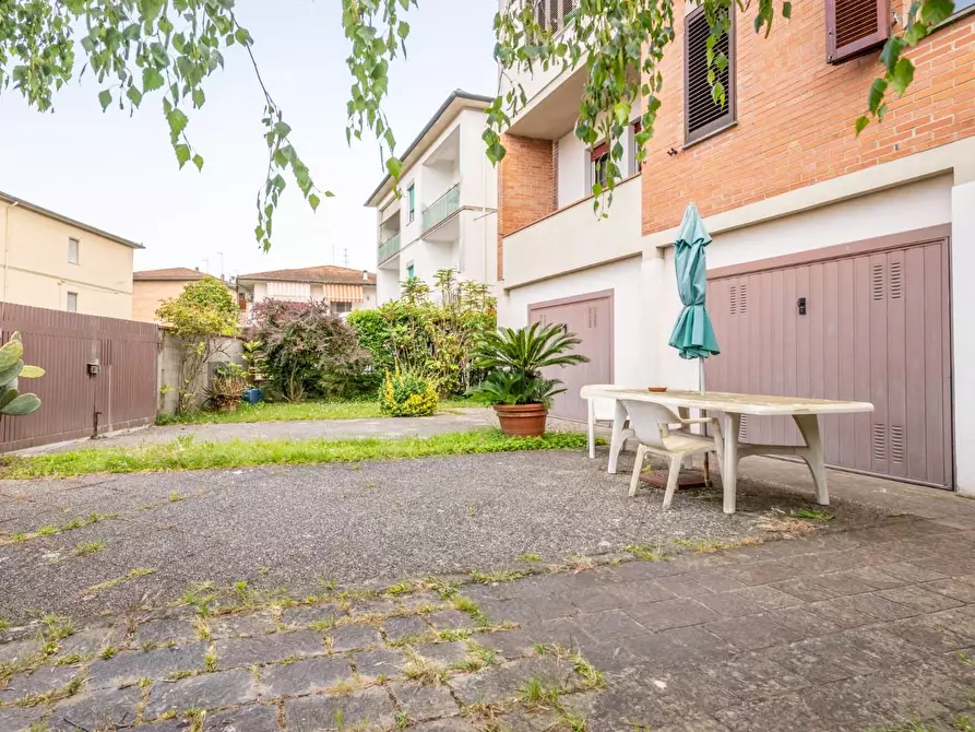 Immagine 57 di Casa bifamiliare in vendita  a Pontedera