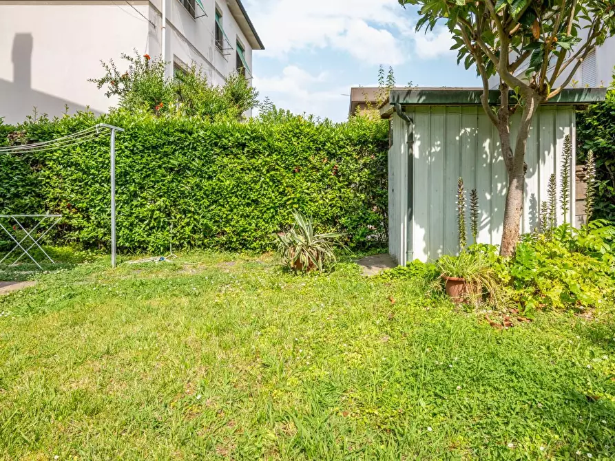 Immagine 24 di Casa bifamiliare in vendita  a Pontedera