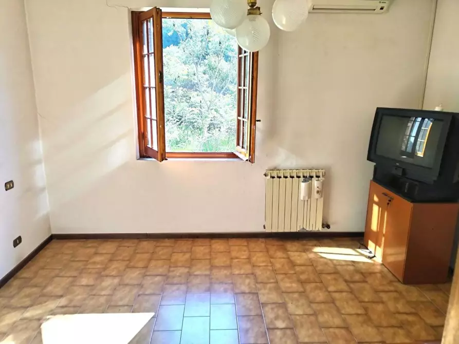 Immagine 18 di Casa indipendente in vendita  a Sarzana