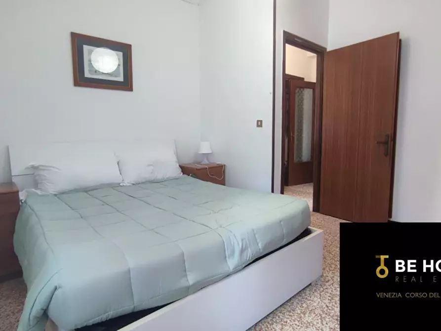 Immagine 12 di Appartamento in vendita  a Venezia