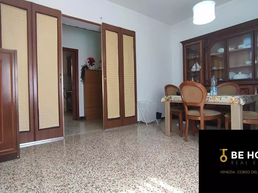 Immagine 2 di Appartamento in vendita  a Venezia
