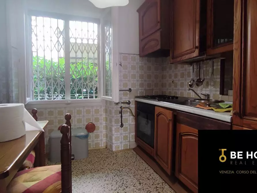 Immagine 17 di Appartamento in vendita  a Venezia