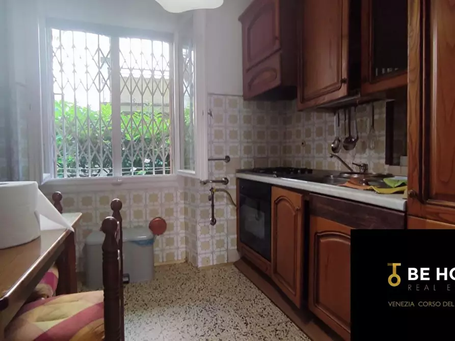 Immagine 1 di Appartamento in vendita  a Venezia