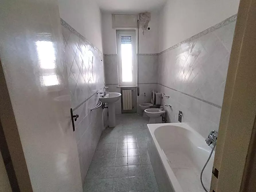 Immagine 4 di Appartamento in vendita  a Carrara