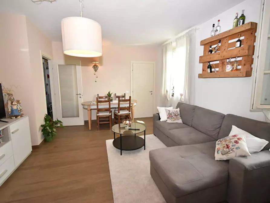 Immagine 10 di Villa in vendita  a San Giuliano Terme