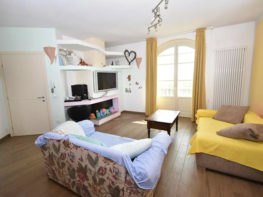 Immagine 7 di Villa in vendita  a San Giuliano Terme