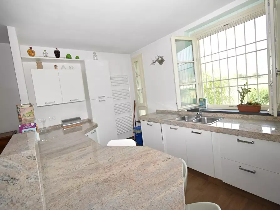 Immagine 22 di Villa in vendita  a San Giuliano Terme