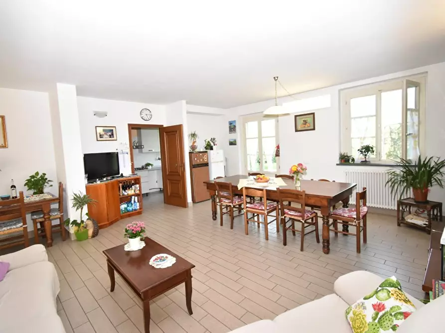 Immagine 3 di Villa in vendita  a San Giuliano Terme