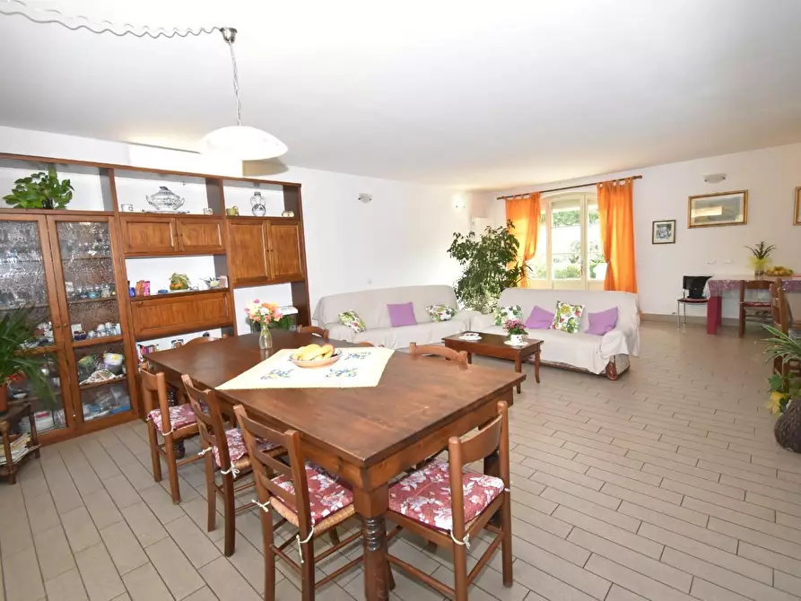 Immagine 36 di Villa in vendita  a San Giuliano Terme