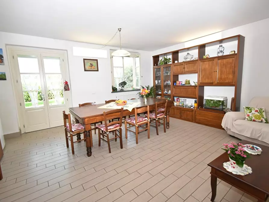 Immagine 4 di Villa in vendita  a San Giuliano Terme