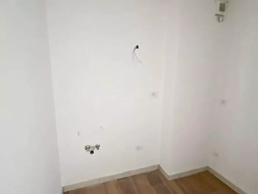 Immagine 8 di Ufficio in affitto  a Pisa