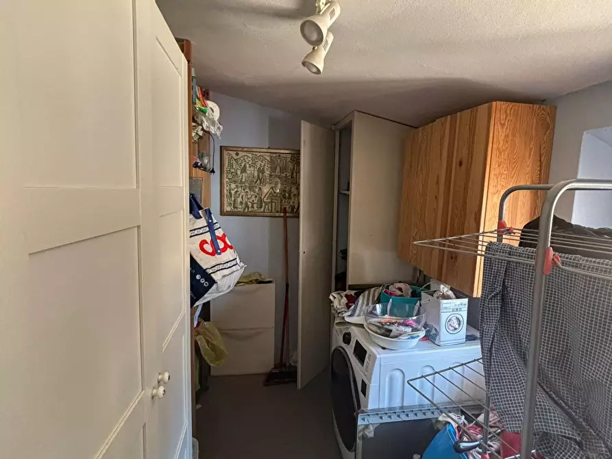 Immagine 32 di Appartamento in vendita  a Lucca