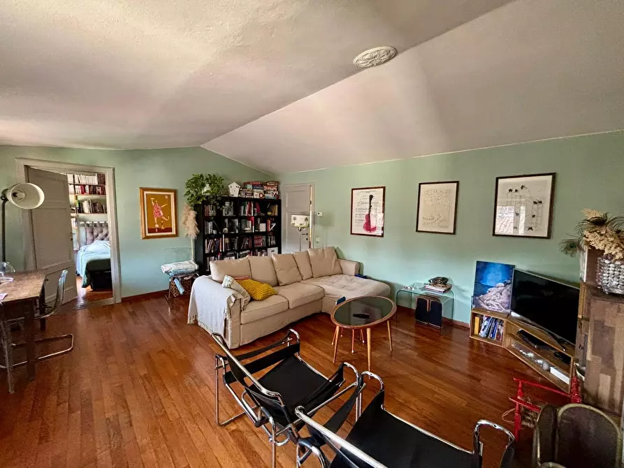 Immagine 5 di Appartamento in vendita  a Lucca