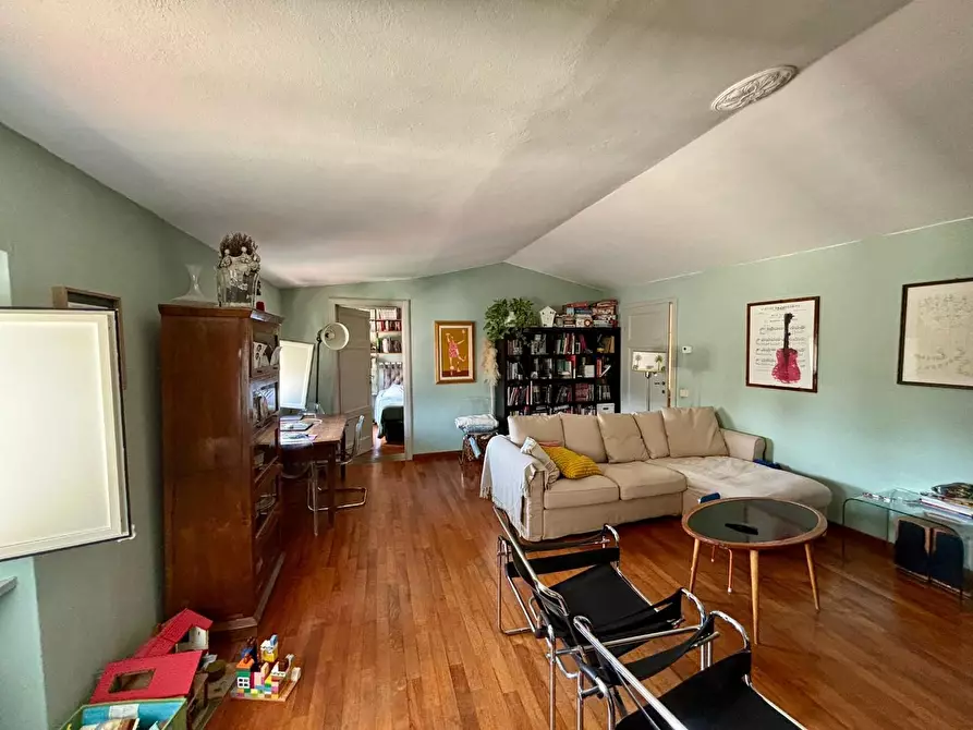 Immagine 6 di Appartamento in vendita  a Lucca