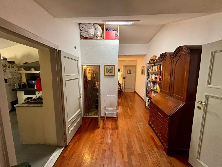 Immagine 25 di Appartamento in vendita  a Lucca