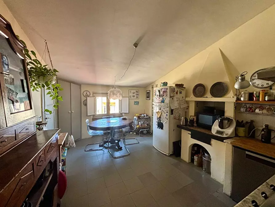 Immagine 23 di Appartamento in vendita  a Lucca