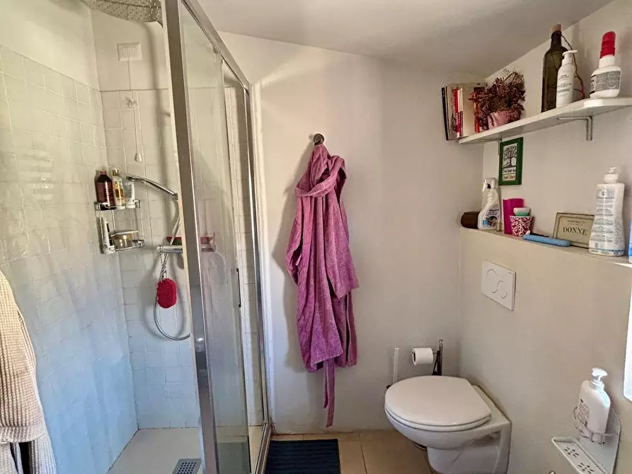 Immagine 7 di Appartamento in vendita  a Lucca