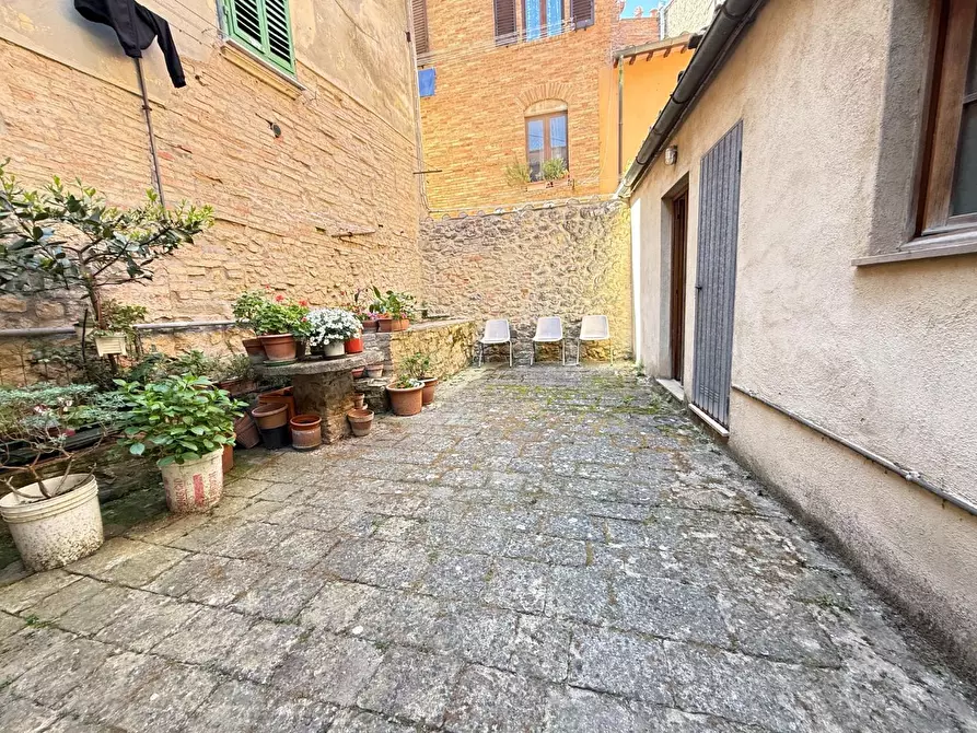 Immagine 2 di Appartamento in vendita  a Volterra