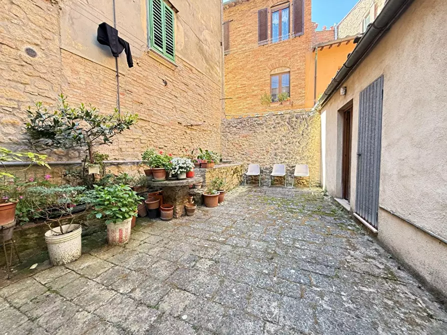 Immagine 4 di Appartamento in vendita  a Volterra