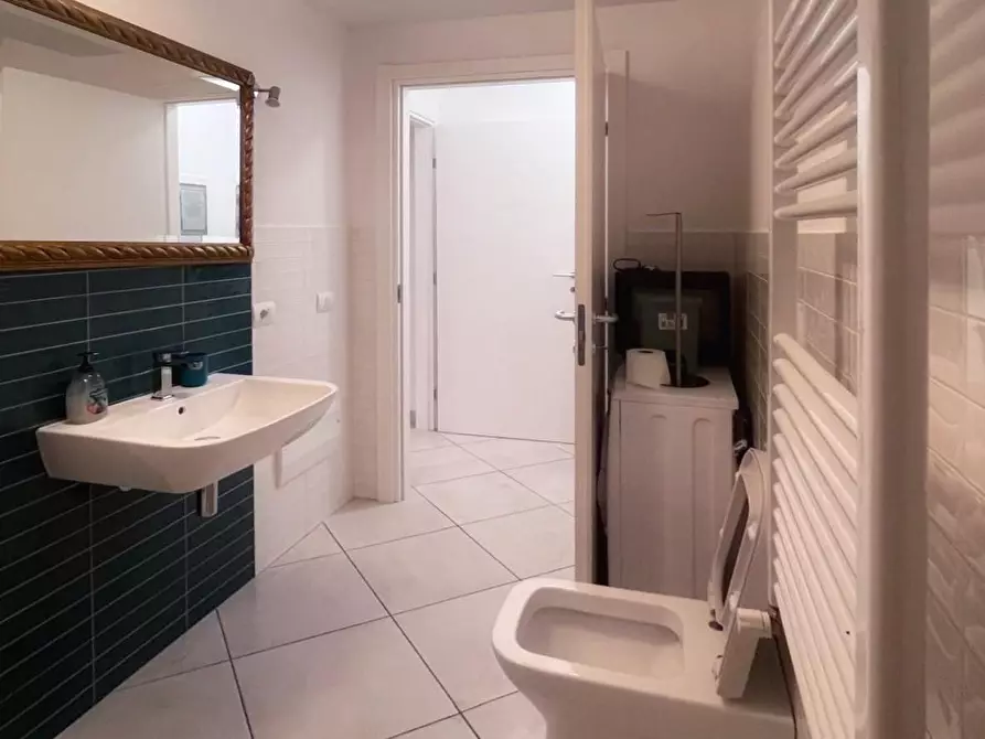 Immagine 11 di Appartamento in vendita  a Pisa